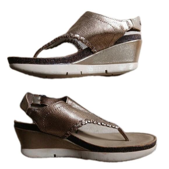 OTBT Meditate Gold Metallic Leather Women 6.5 Slingback Platform Wedge Sandal - Picture 1 of 8